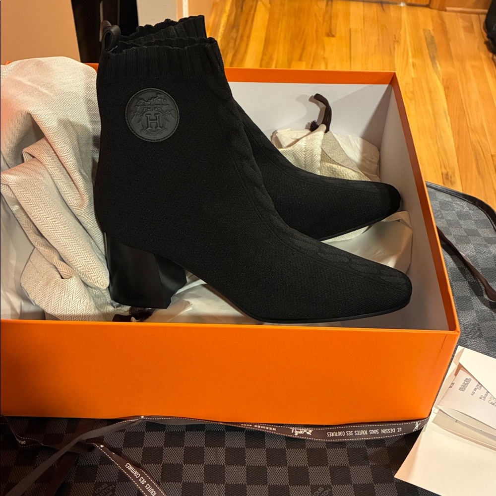 Hermès 🖤Volver Black Ankle Sock Boots SZ 39